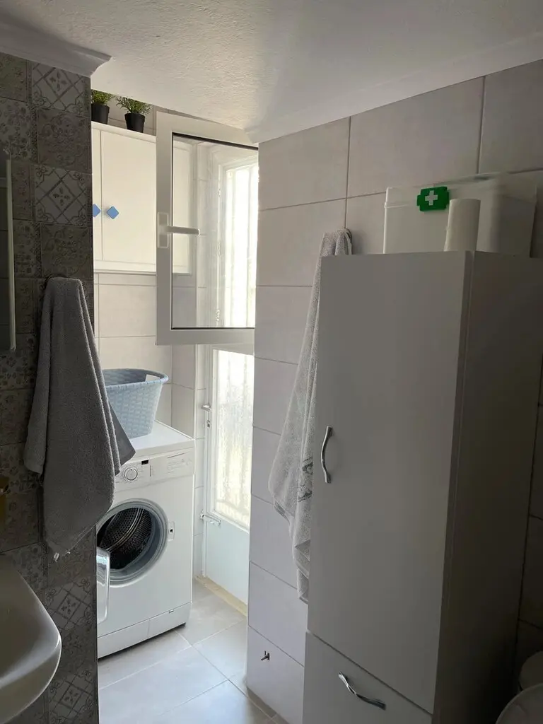 3-bedroom Flat In Alimos, Greece (101 M²)