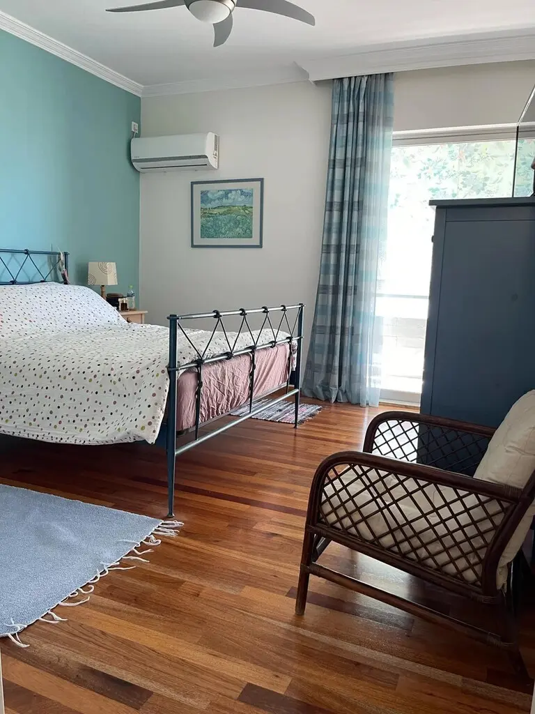 3-bedroom Flat In Alimos, Greece (101 M²)