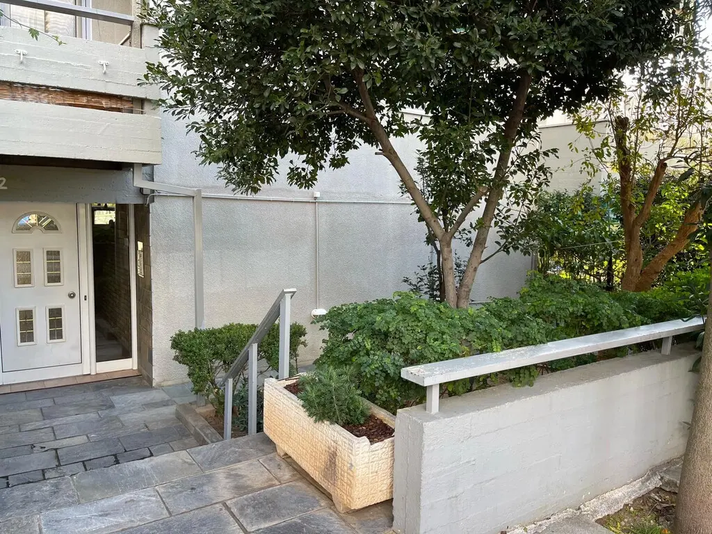 3-bedroom Flat In Alimos, Greece (101 M²)