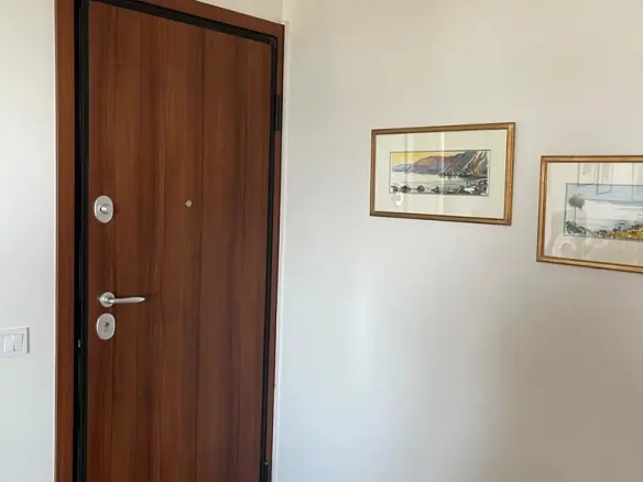 3-bedroom Flat In Alimos, Greece (101 M²)
