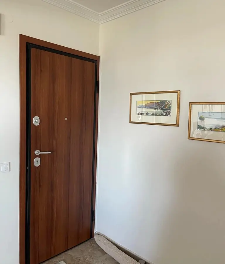 3-bedroom Flat In Alimos, Greece (101 M²)