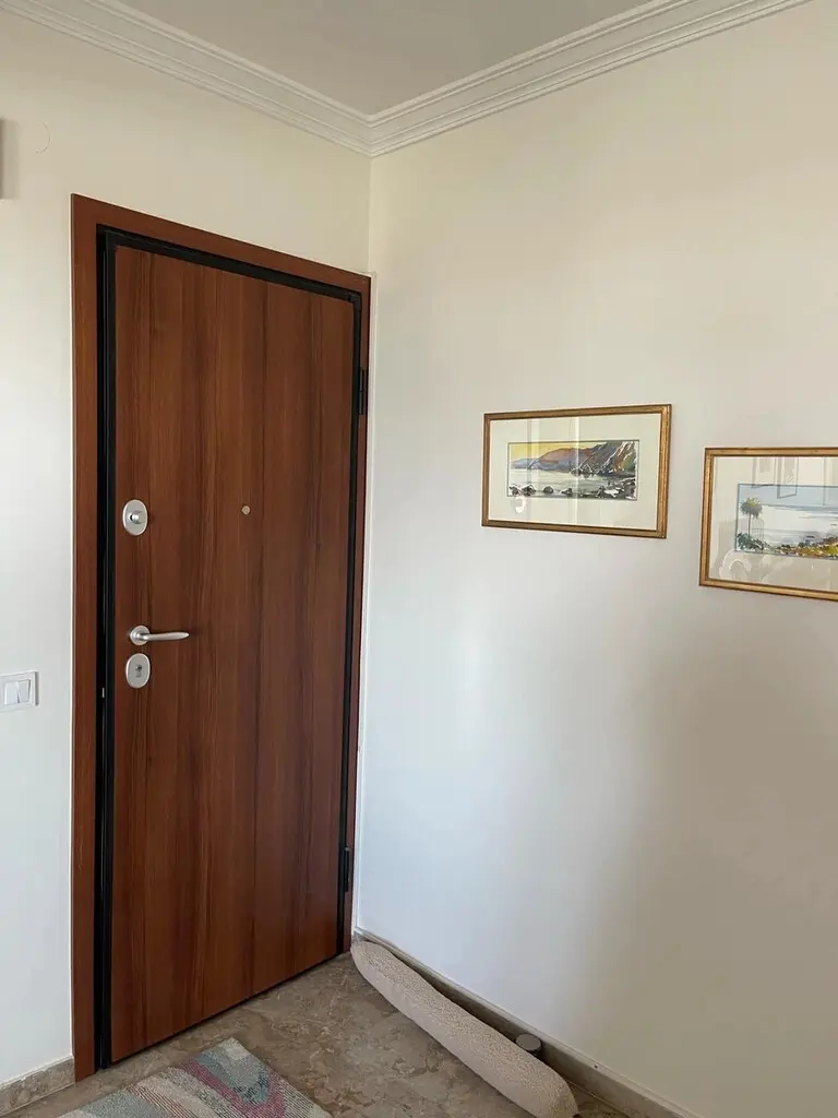 3-bedroom Flat In Alimos, Greece (101 M²)