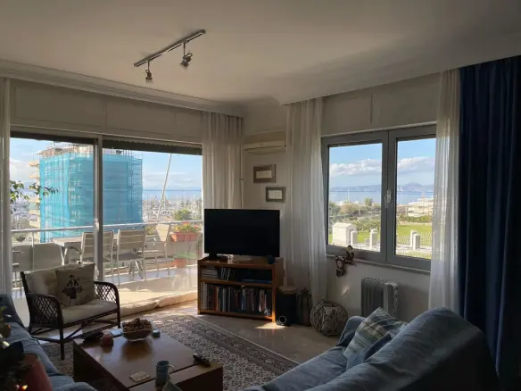 3-bedroom Flat In Alimos, Greece (101 M²)