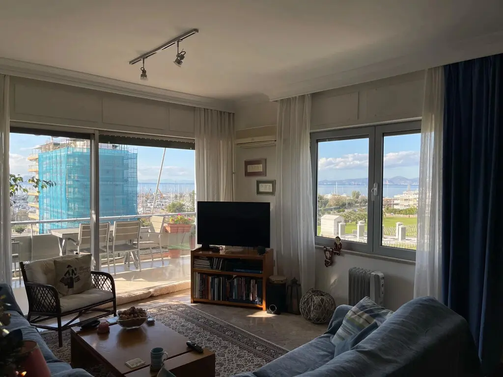 3-bedroom Flat In Alimos, Greece (101 M²)
