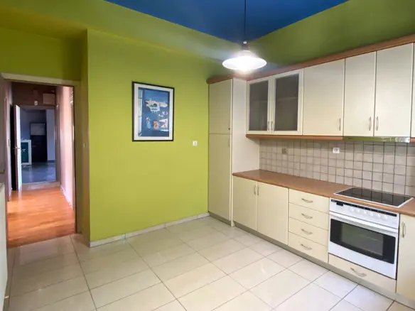 Flat Of 125 M² In Athens