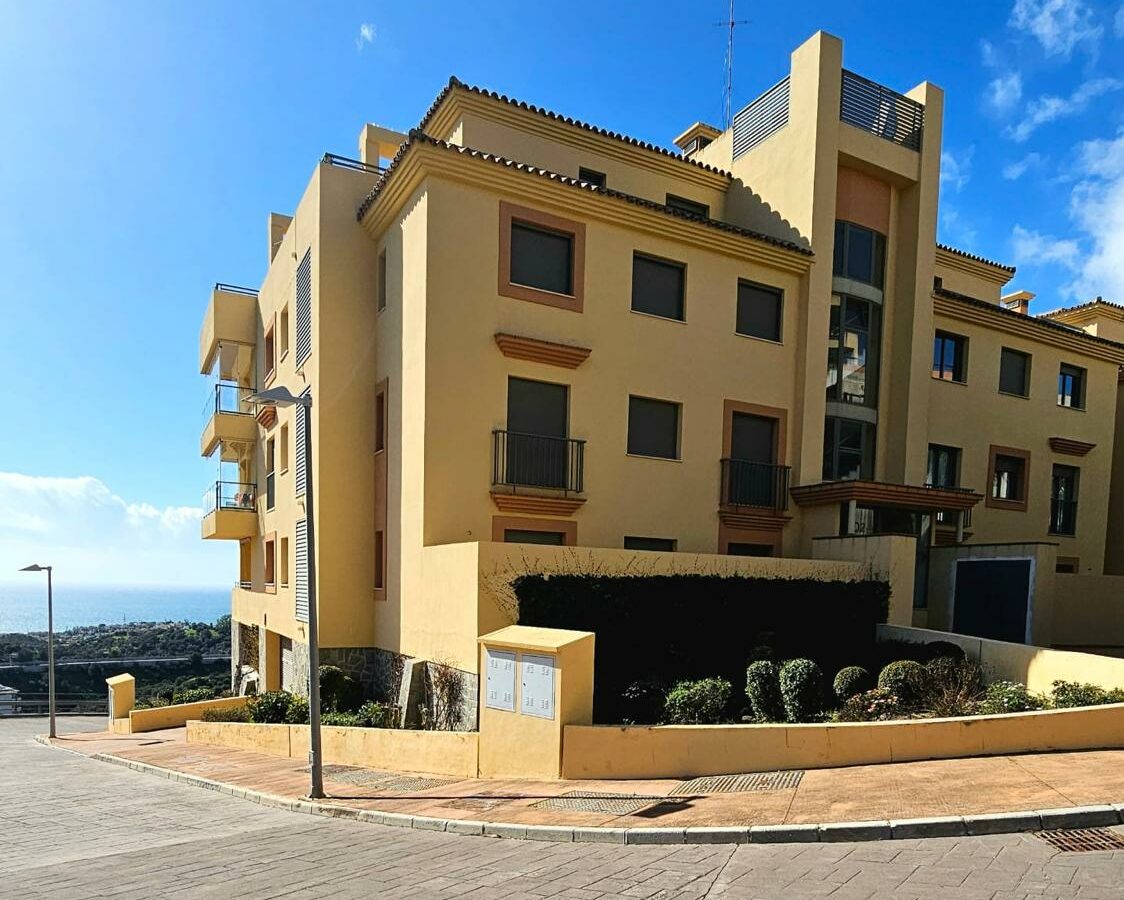 Luxury South-facing Apartment With Spectacular Mediterranean Views – Calahonda, Costa Del Sol – 132m2 + 20m2 Terrace