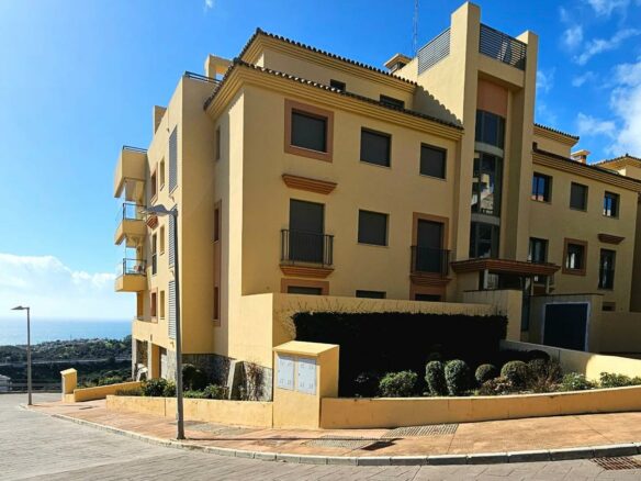 Luxury South-facing Apartment With Spectacular Mediterranean Views – Calahonda, Costa Del Sol – 132m2 + 20m2 Terrace