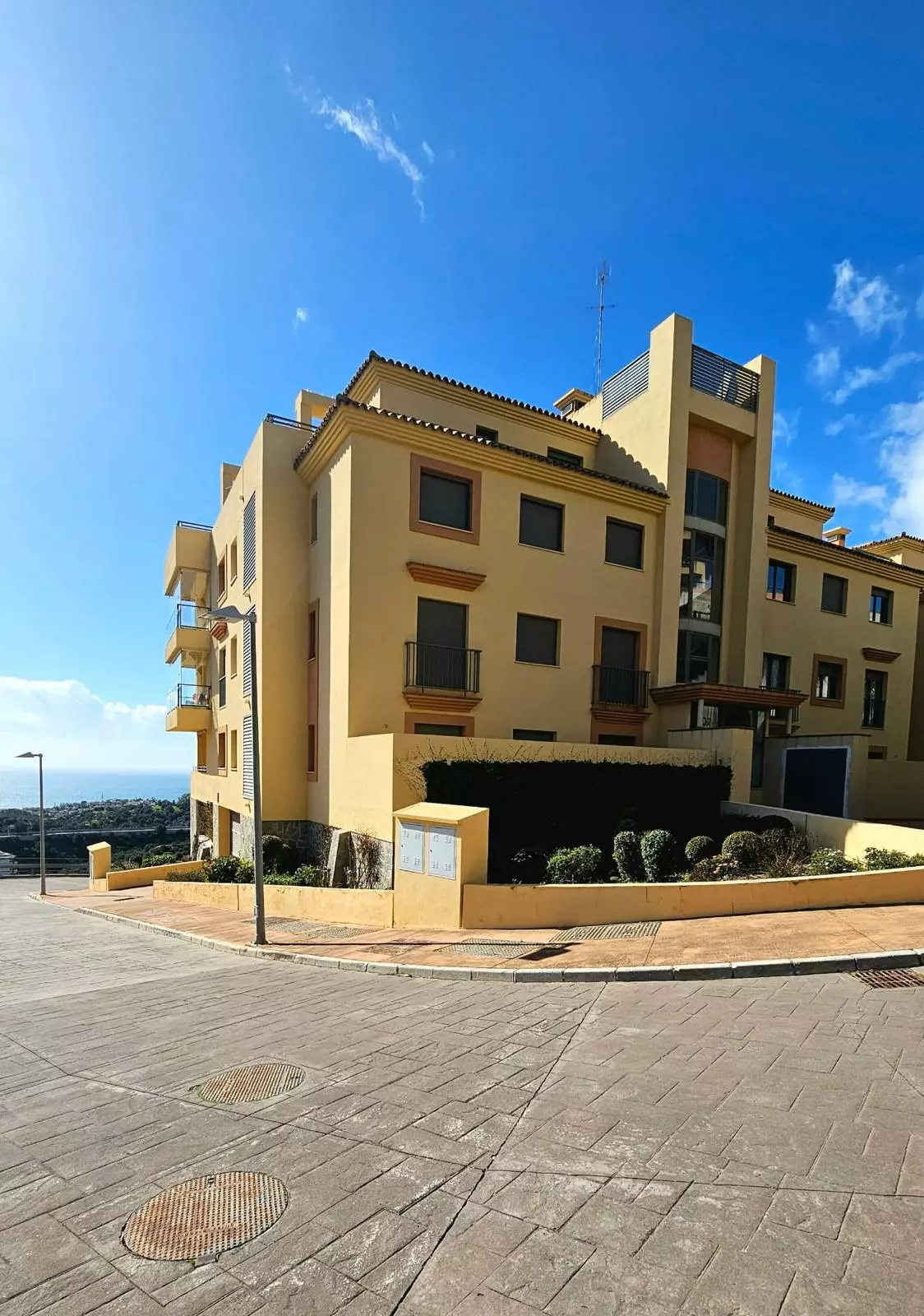 Luxury South-facing Apartment With Spectacular Mediterranean Views – Calahonda, Costa Del Sol – 132m2 + 20m2 Terrace