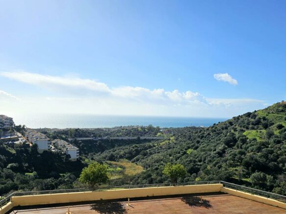 Luxury South-facing Apartment With Spectacular Mediterranean Views – Calahonda, Costa Del Sol – 132m2 + 20m2 Terrace
