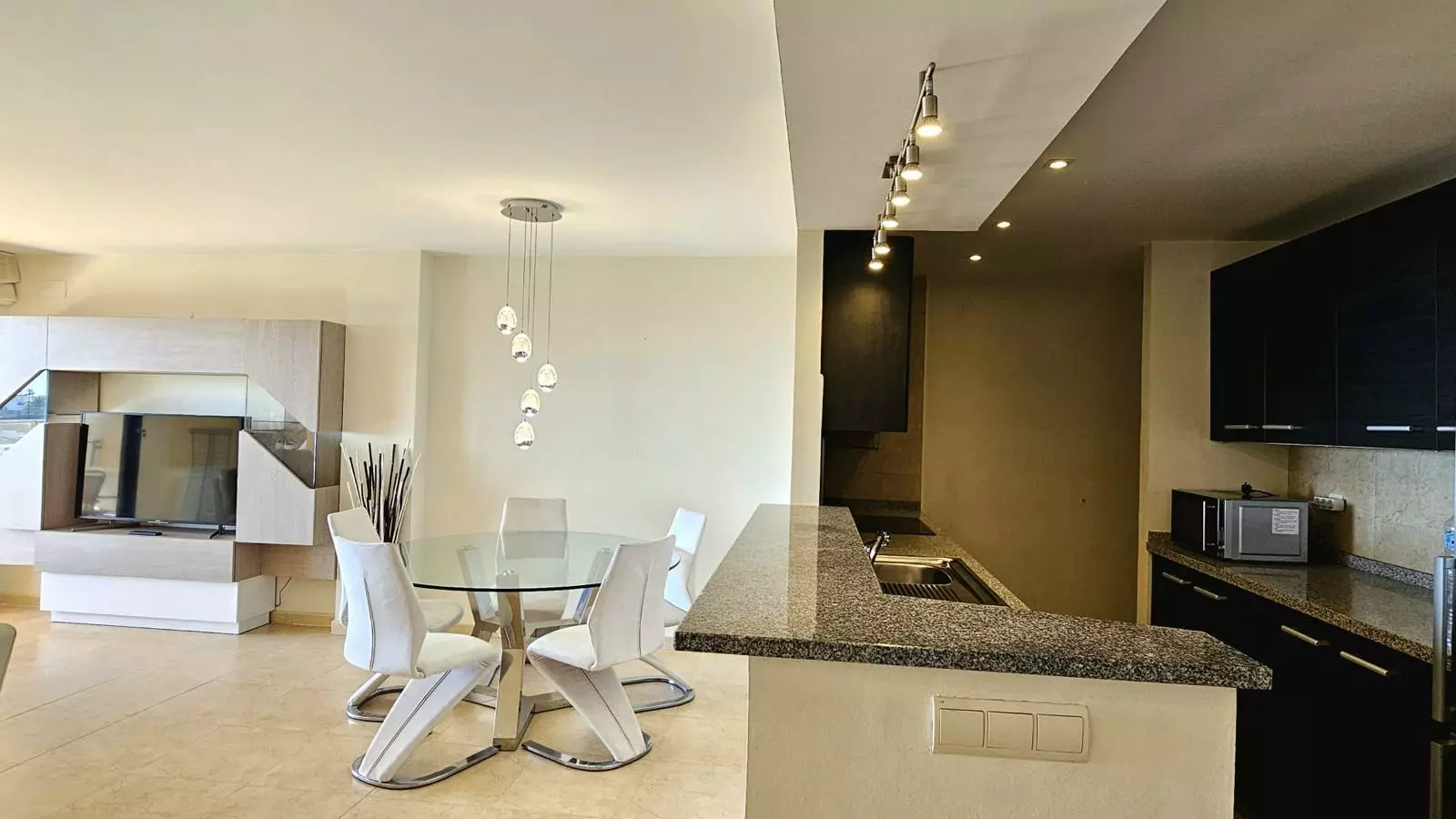 Luxury South-facing Apartment With Spectacular Mediterranean Views – Calahonda, Costa Del Sol – 132m2 + 20m2 Terrace