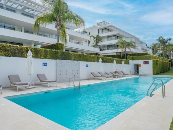 Front Line Golf 3 Bedrooms Modern Penthouse In Cataleya.