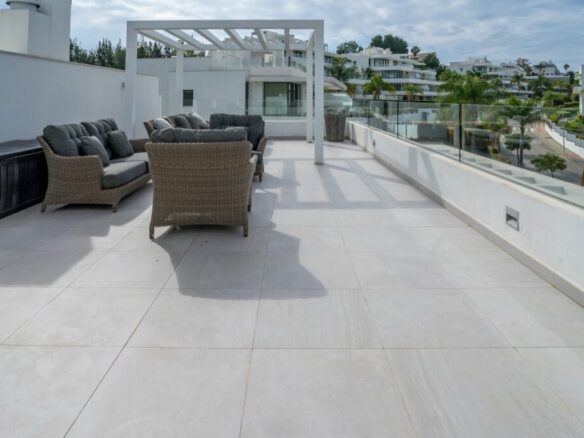 Front Line Golf 3 Bedrooms Modern Penthouse In Cataleya.