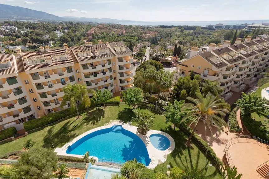 Bright Duplex Penthouse With Sea & Mountain View
