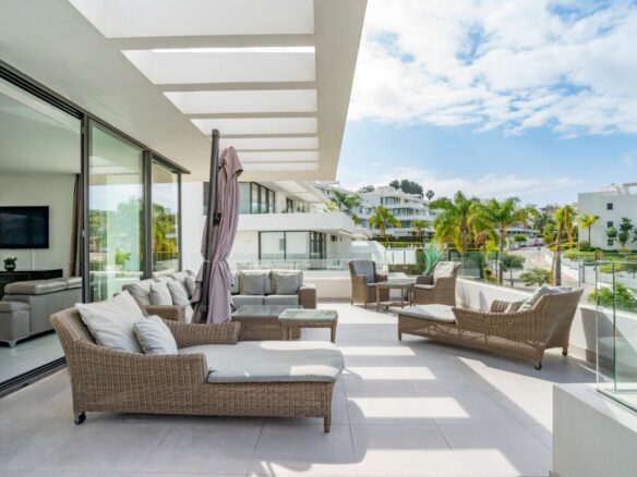 Front Line Golf 3 Bedrooms Modern Penthouse In Cataleya.