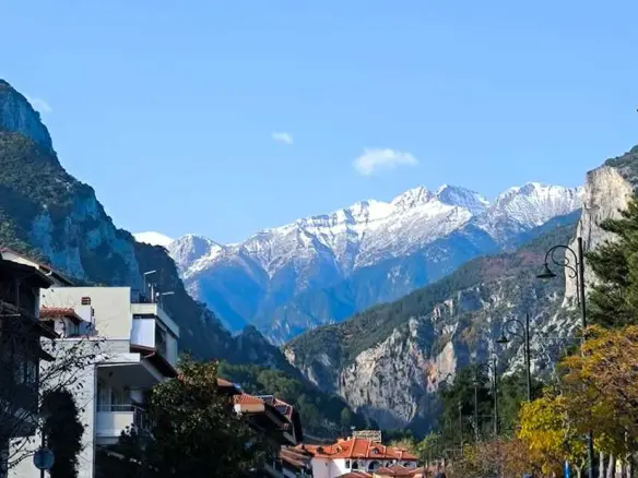 Complex Of 260 M² On The Olympic Coast