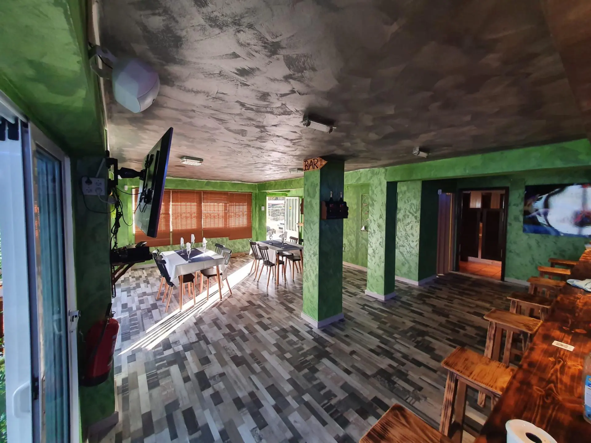 Commercial Unit Of 200 M² In Benidorm, Spain
