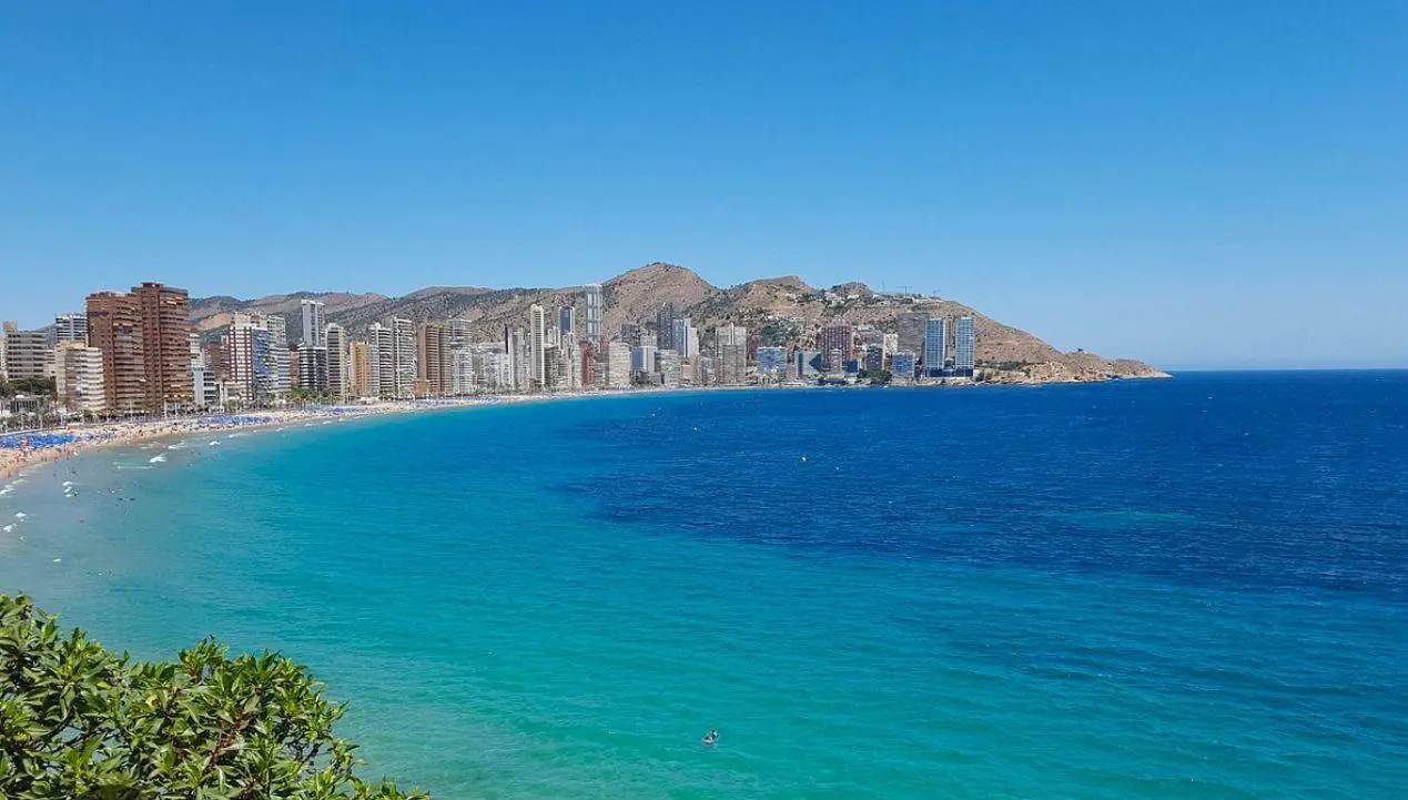 Commercial Unit Of 200 M² In Benidorm, Spain