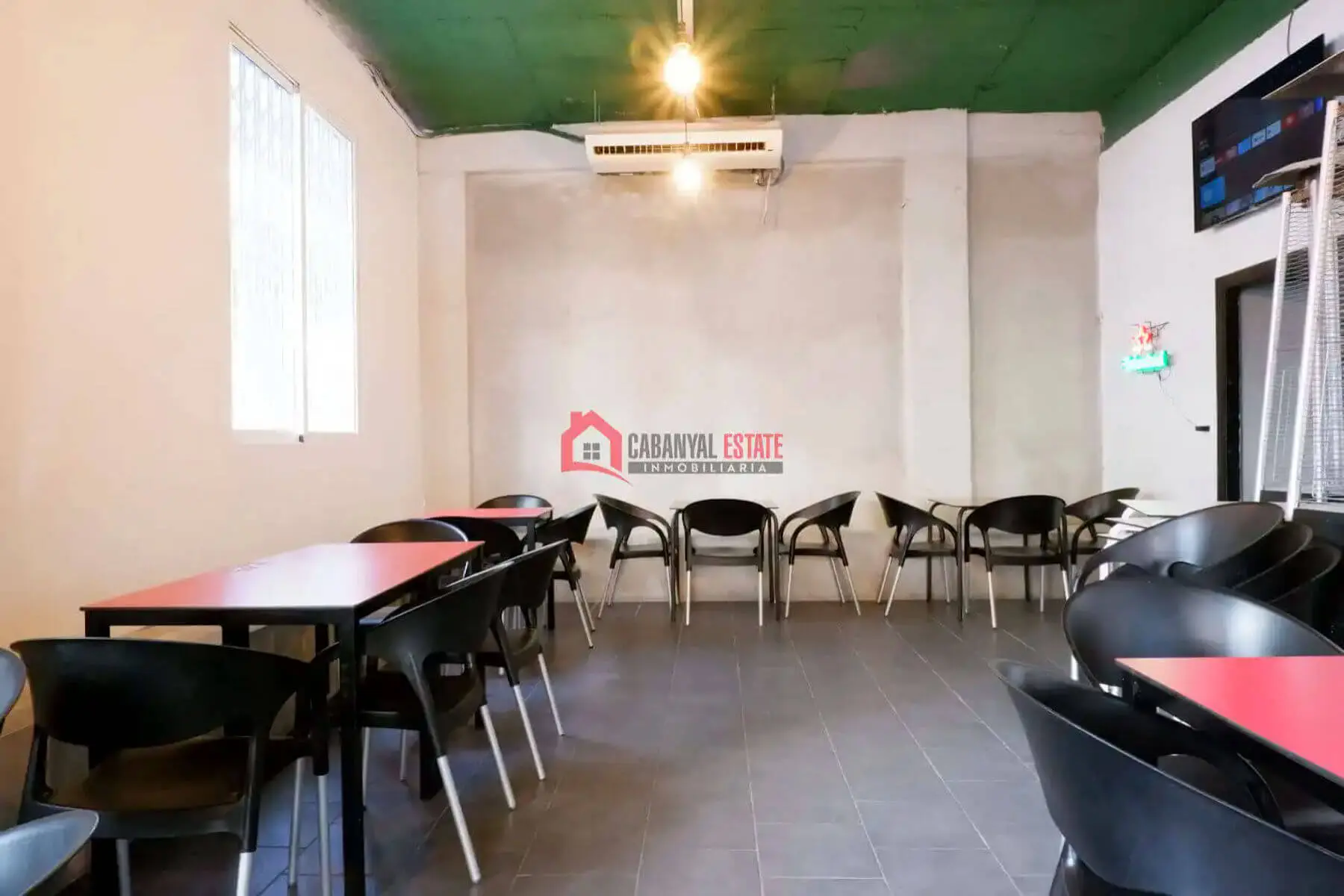 Commercial Premises Of 117 M² In Valencia, Spain