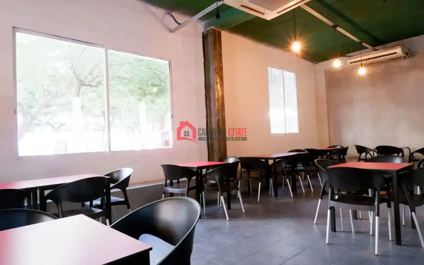 Commercial Premises Of 117 M² In Valencia, Spain
