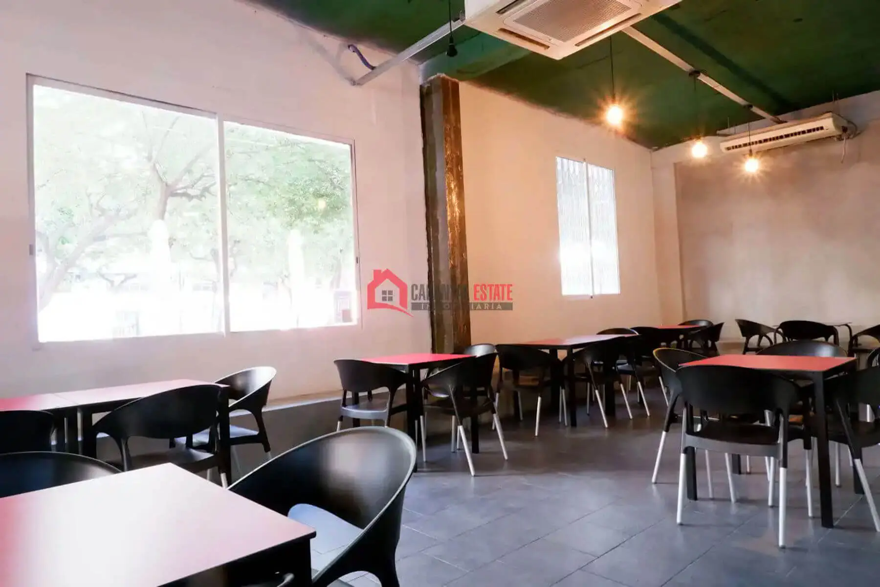 Commercial Premises Of 117 M² In Valencia, Spain