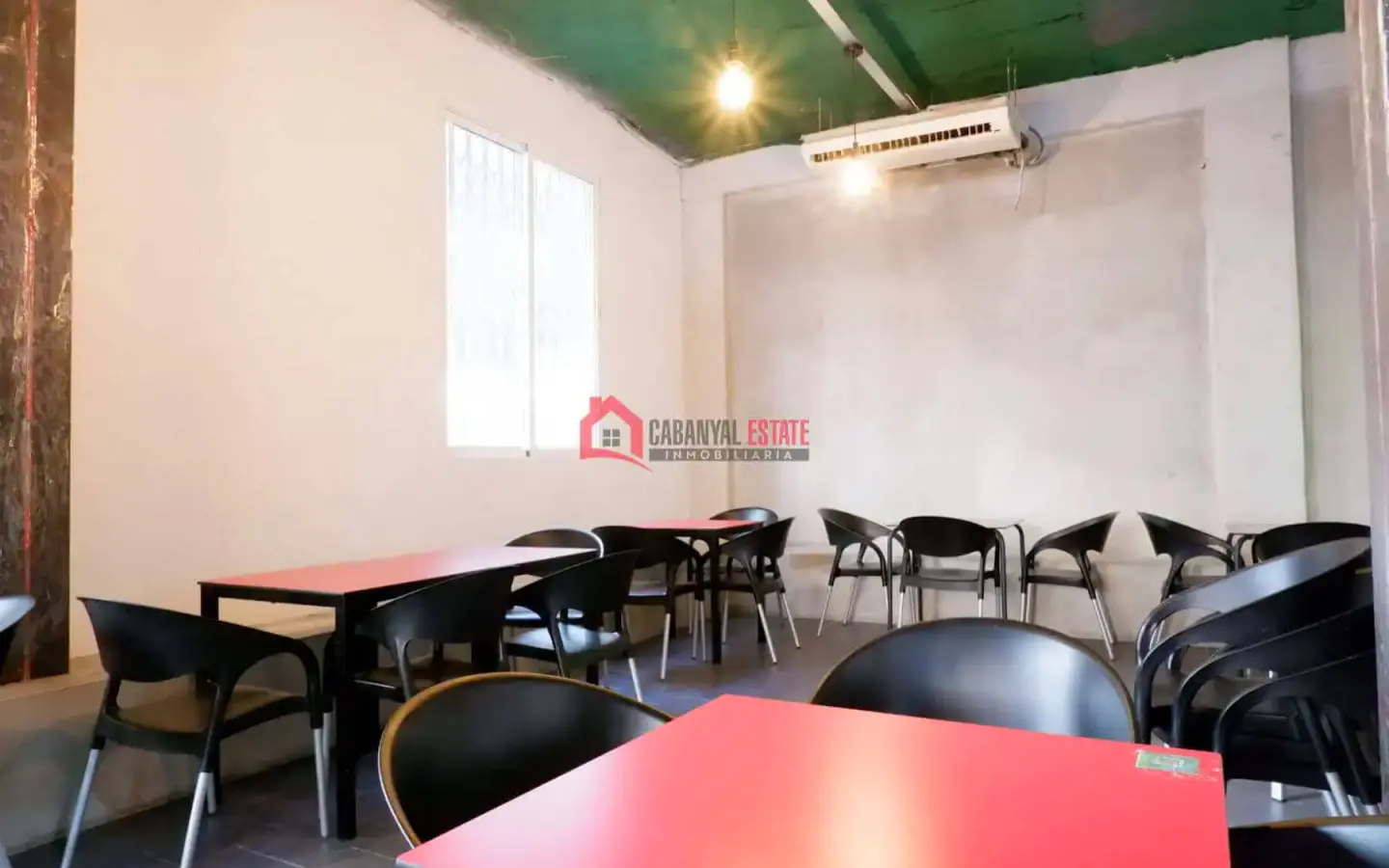 Commercial Premises Of 117 M² In Valencia, Spain