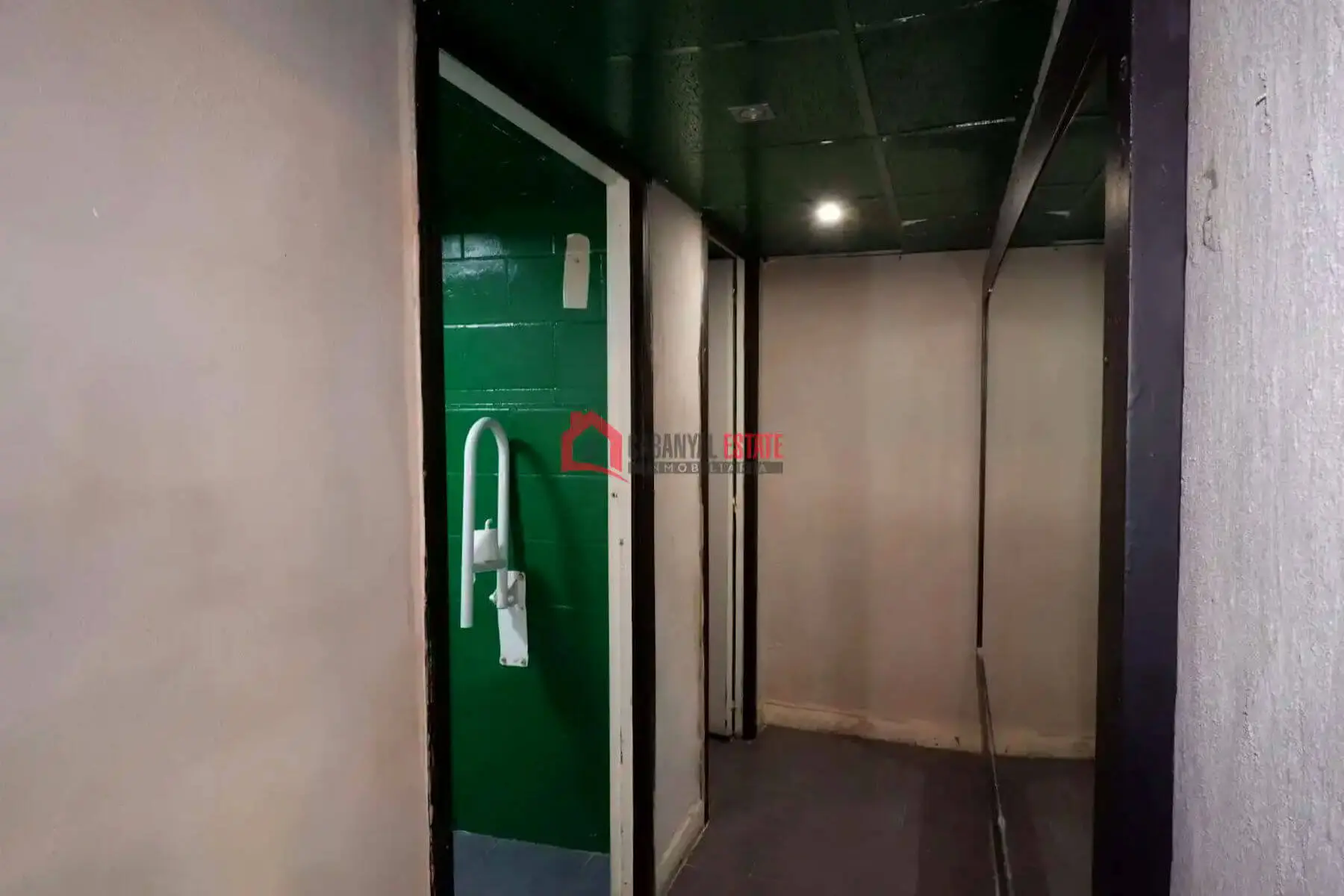 Commercial Premises Of 117 M² In Valencia, Spain
