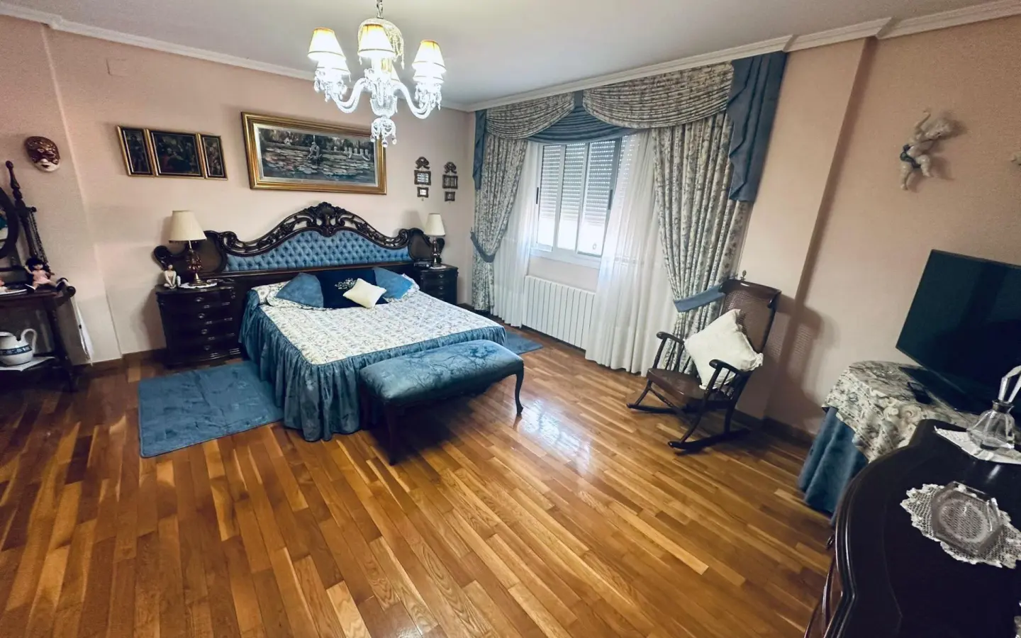 4-bedroom Villa In Benidorm, Spain (320 M²)