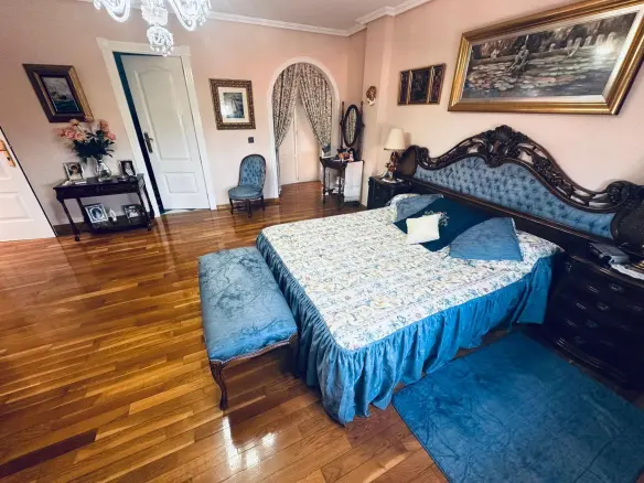 4-bedroom Villa In Benidorm, Spain (320 M²)