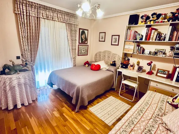 4-bedroom Villa In Benidorm, Spain (320 M²)