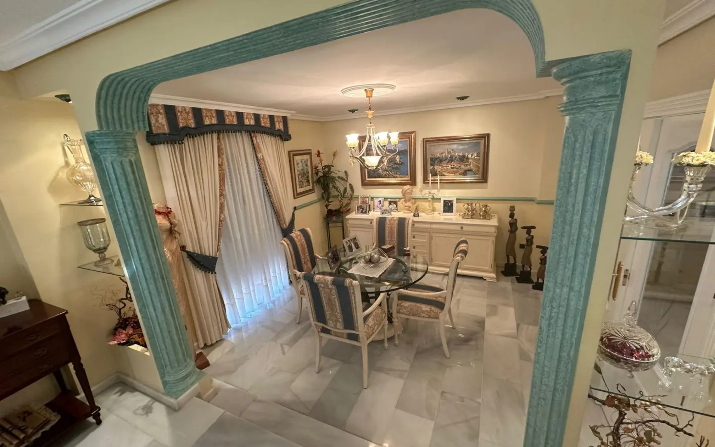 4-bedroom Villa In Benidorm, Spain (320 M²)