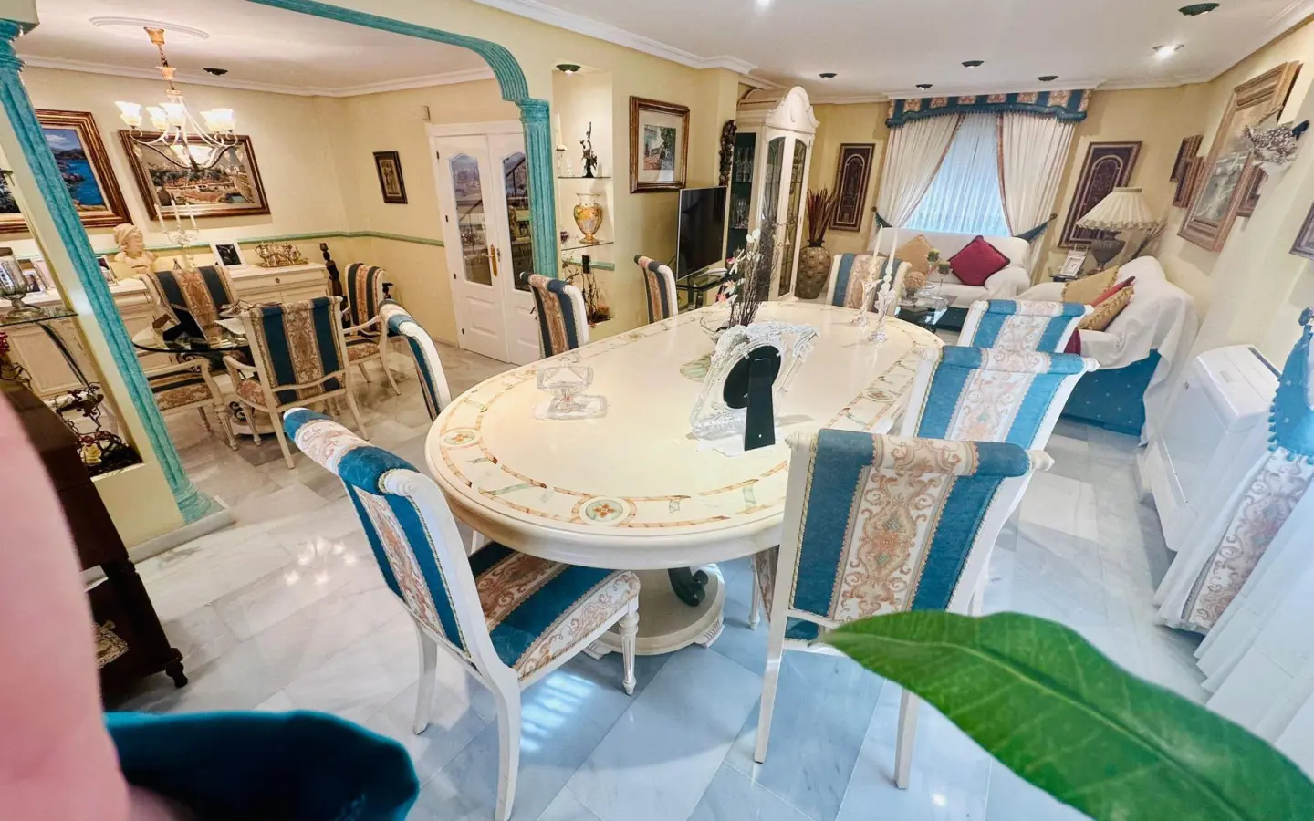 4-bedroom Villa In Benidorm, Spain (320 M²)