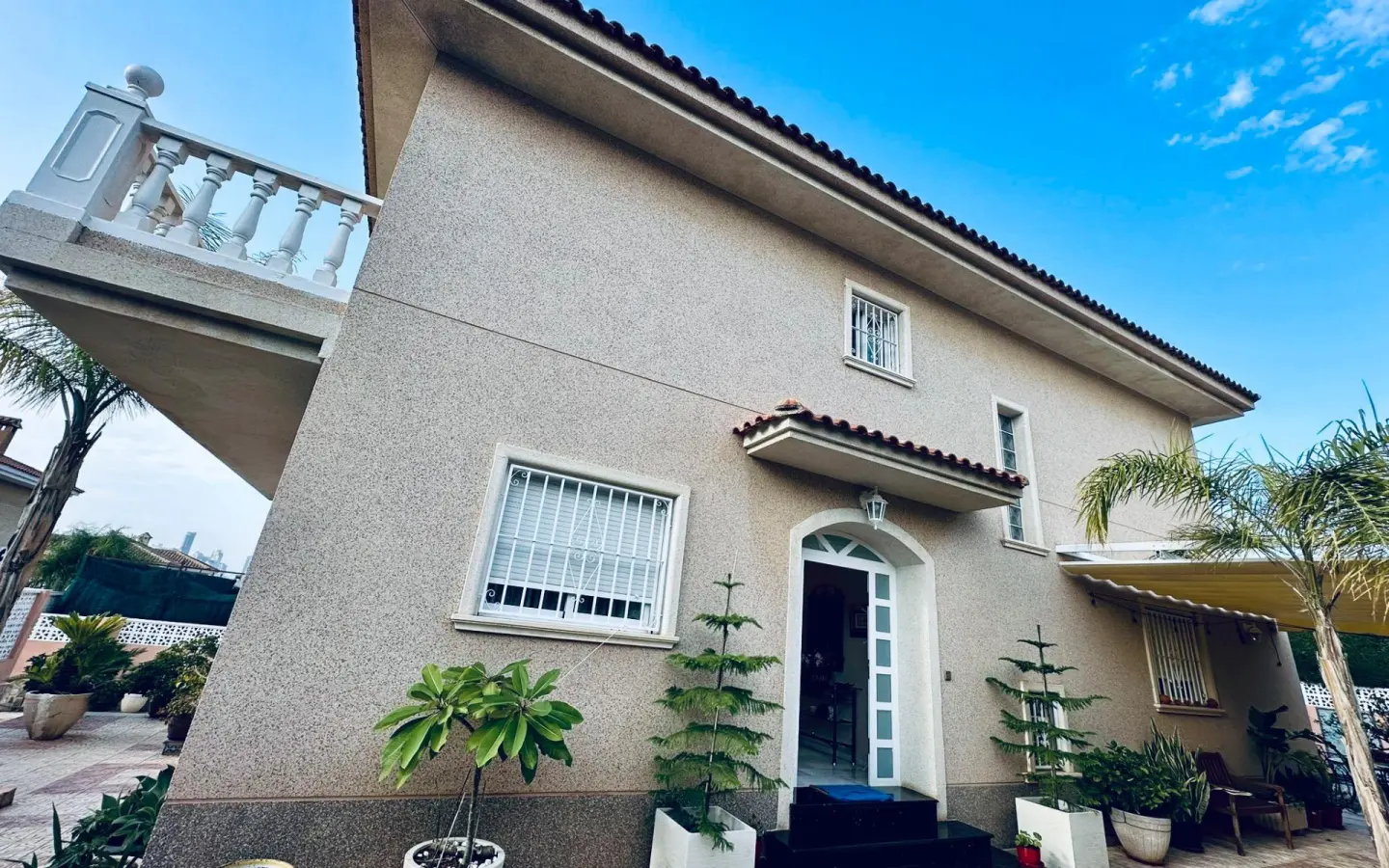 4-bedroom Villa In Benidorm, Spain (320 M²)