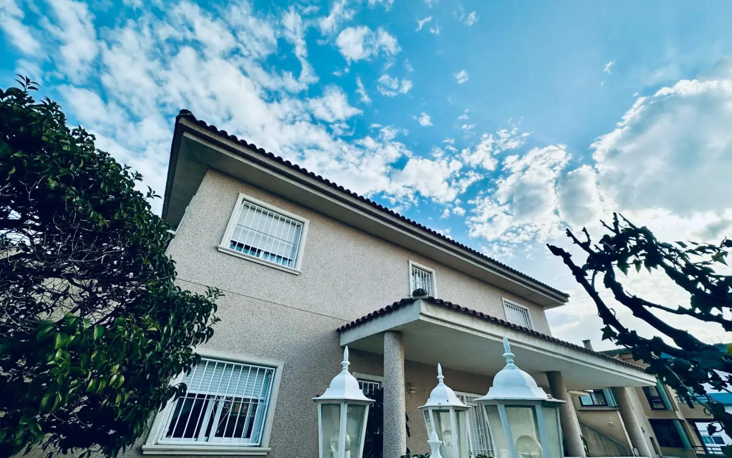 4-bedroom Villa In Benidorm, Spain (320 M²)