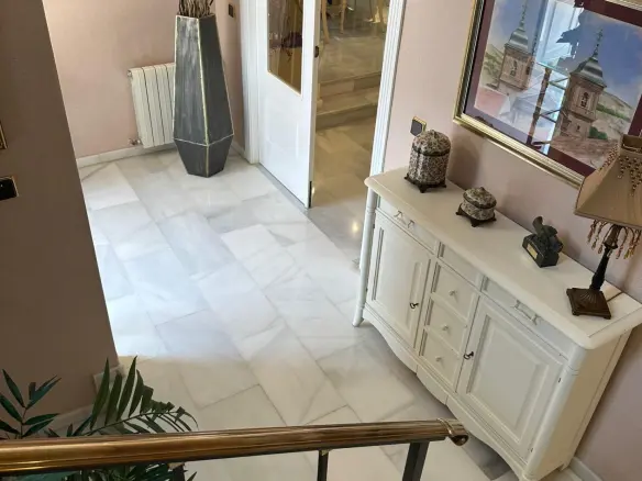 4-bedroom Villa In Benidorm, Spain (320 M²)