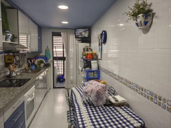 4-bedroom Flat In Alicante, Spain (134 M²)