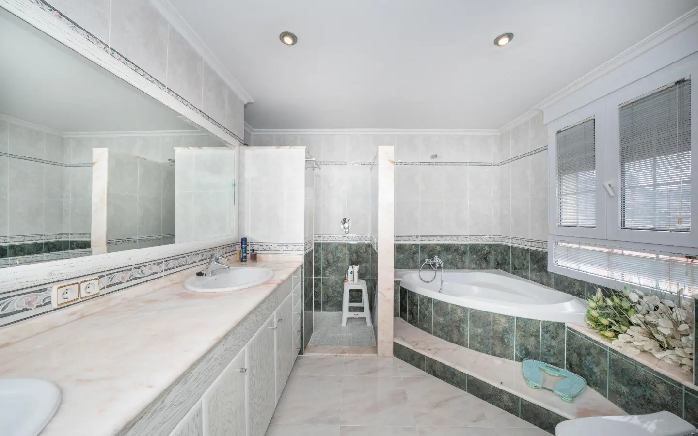 5-bedroom Villa In Alcoy – Alcoi, Spain (363 M²)