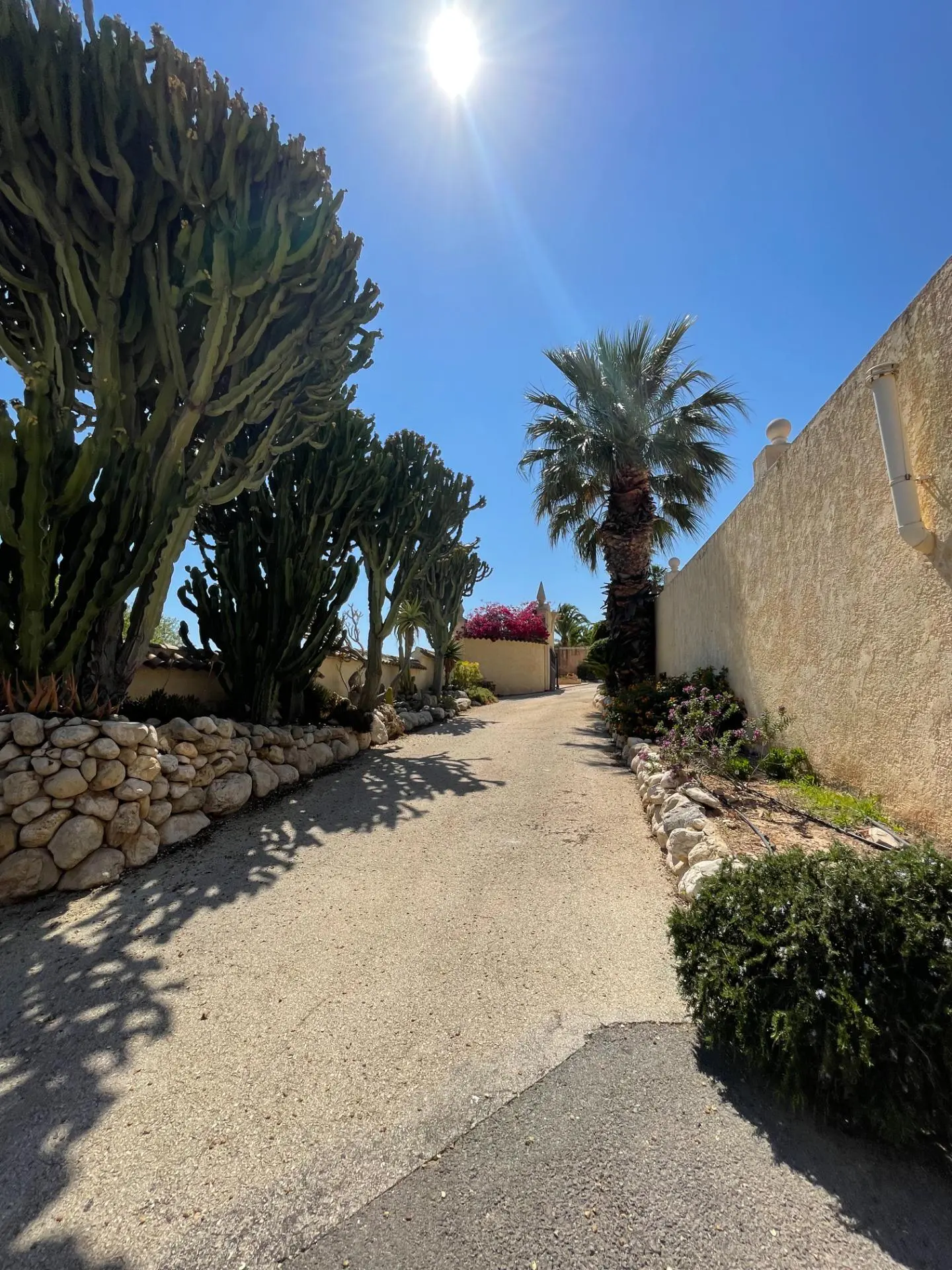 House Of 972 M² In L’alfas Del Pi, Spain