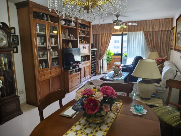 4-bedroom Flat In Alicante, Spain (134 M²)