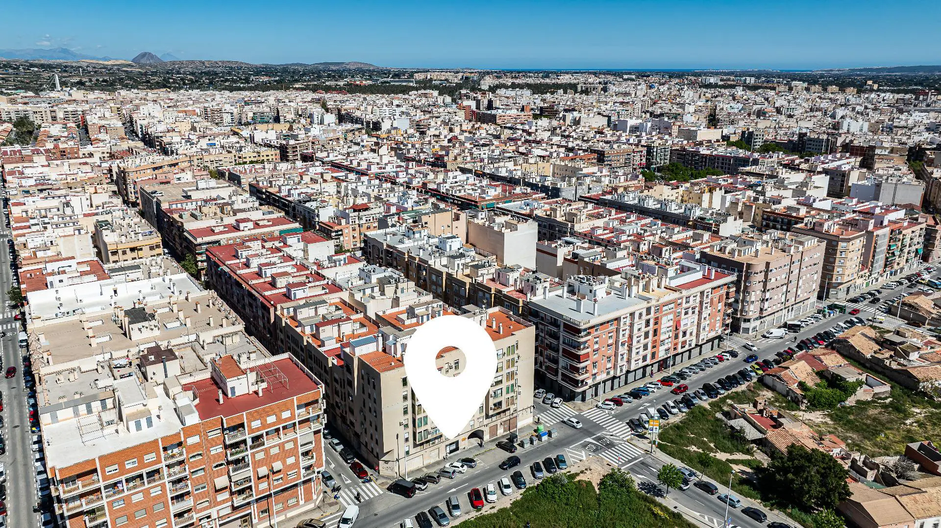 Commercial Unit Of 57 M² In Elche, Spain