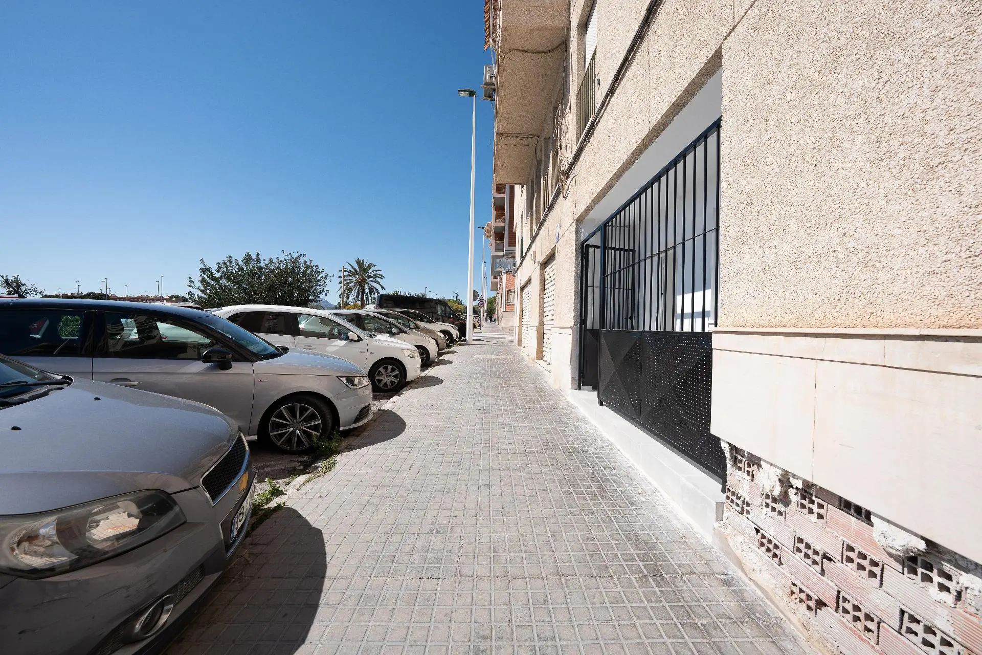 Commercial Unit Of 57 M² In Elche, Spain