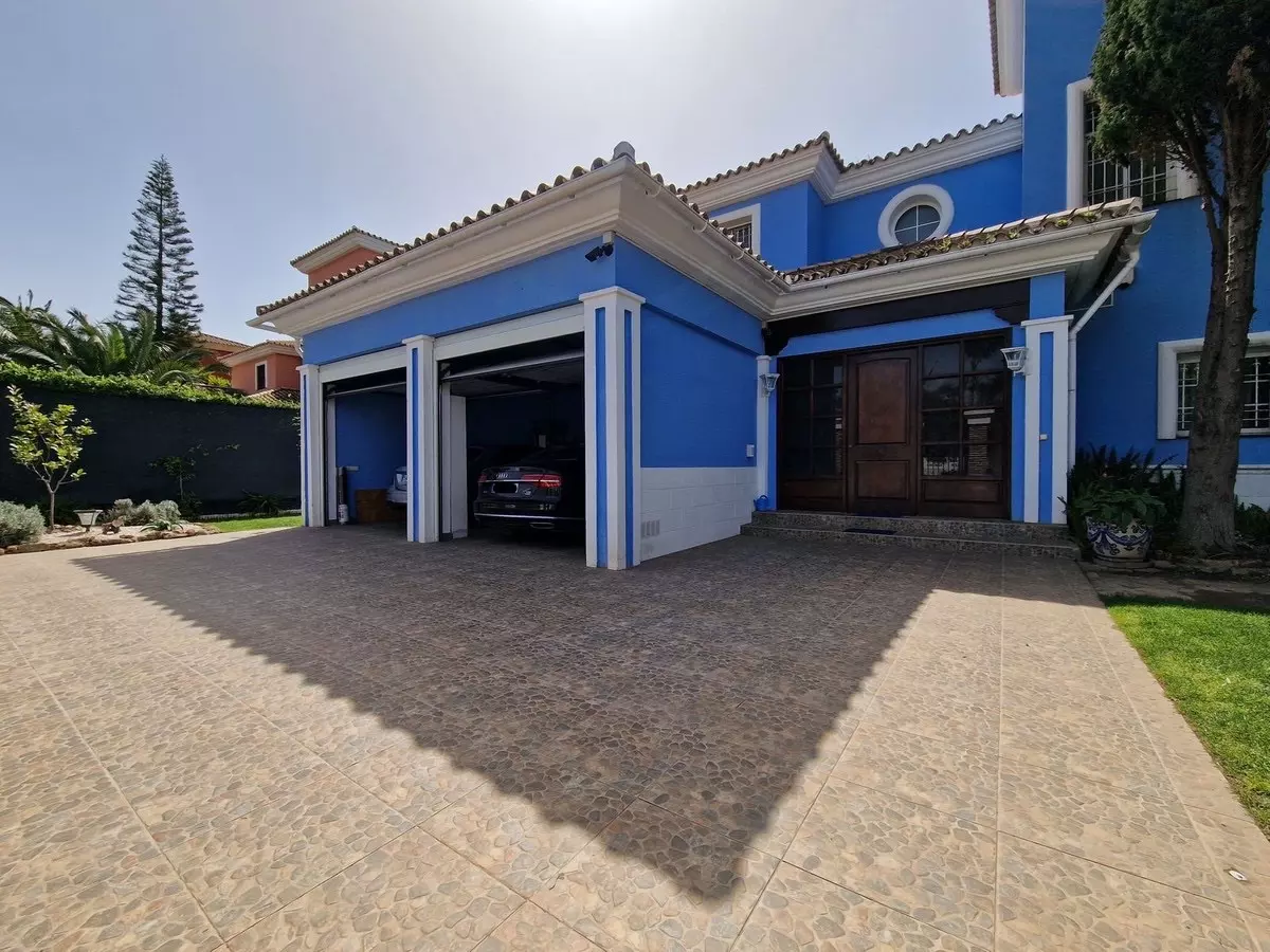 Classic Villa With Private Tennis Court & Mediterranean Elegance In Casasola, Next Guadalmina Baja