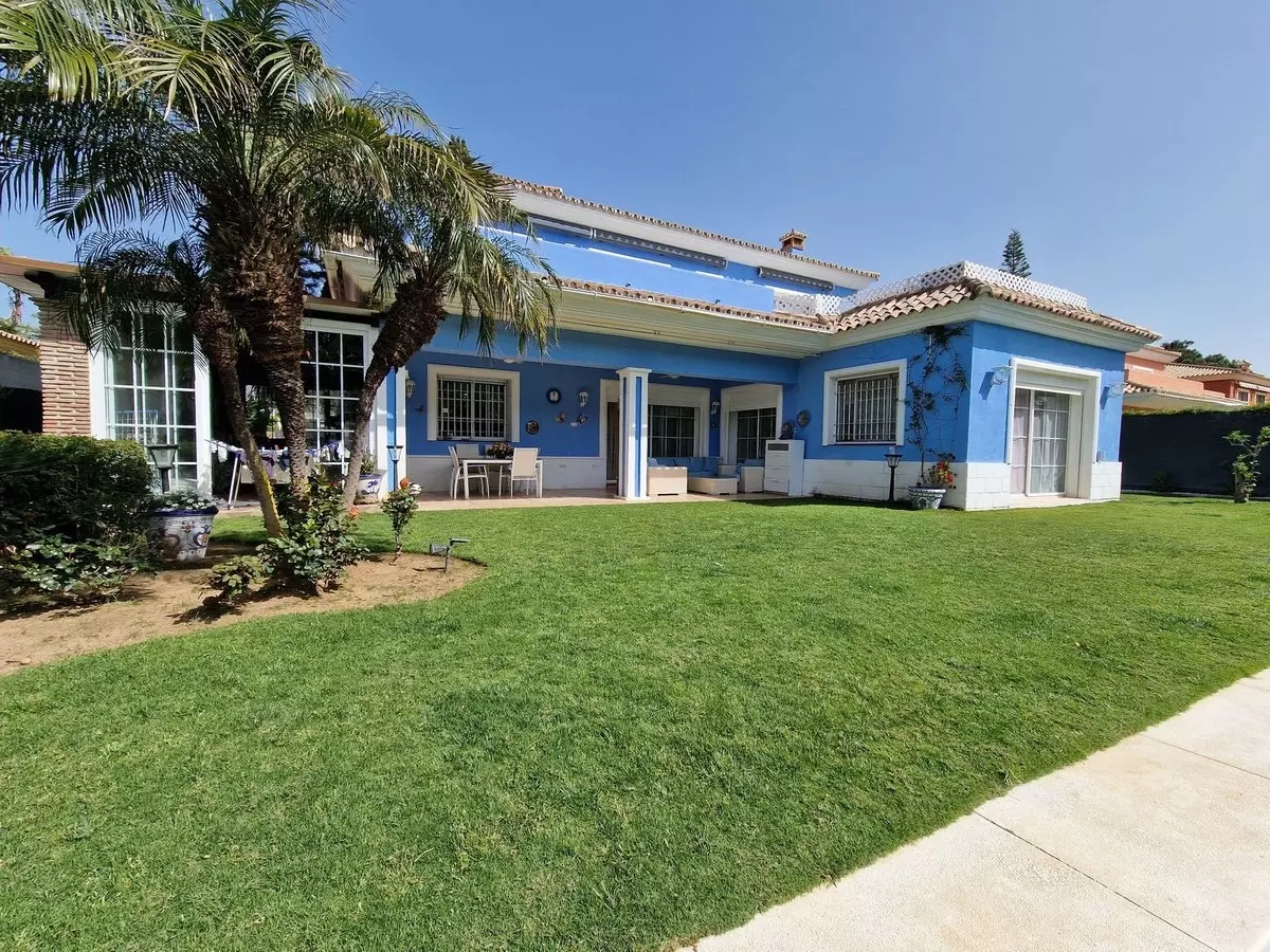 Classic Villa With Private Tennis Court & Mediterranean Elegance In Casasola, Next Guadalmina Baja
