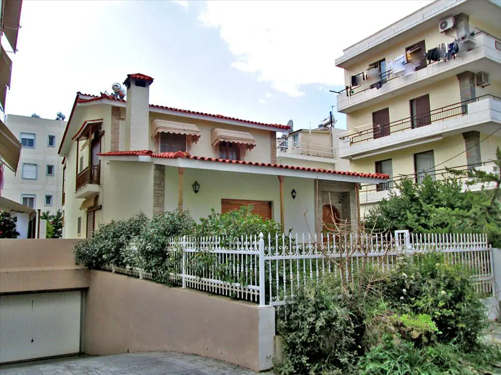 Detached House Of 390 M² In Athens
