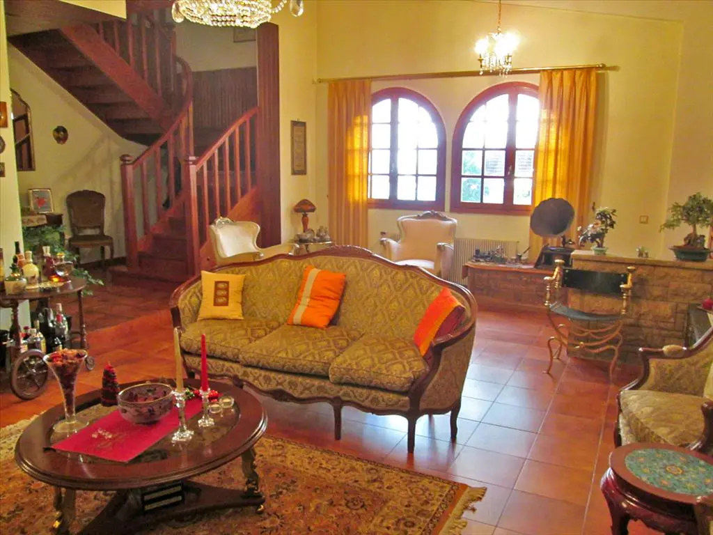 Detached House Of 390 M² In Athens