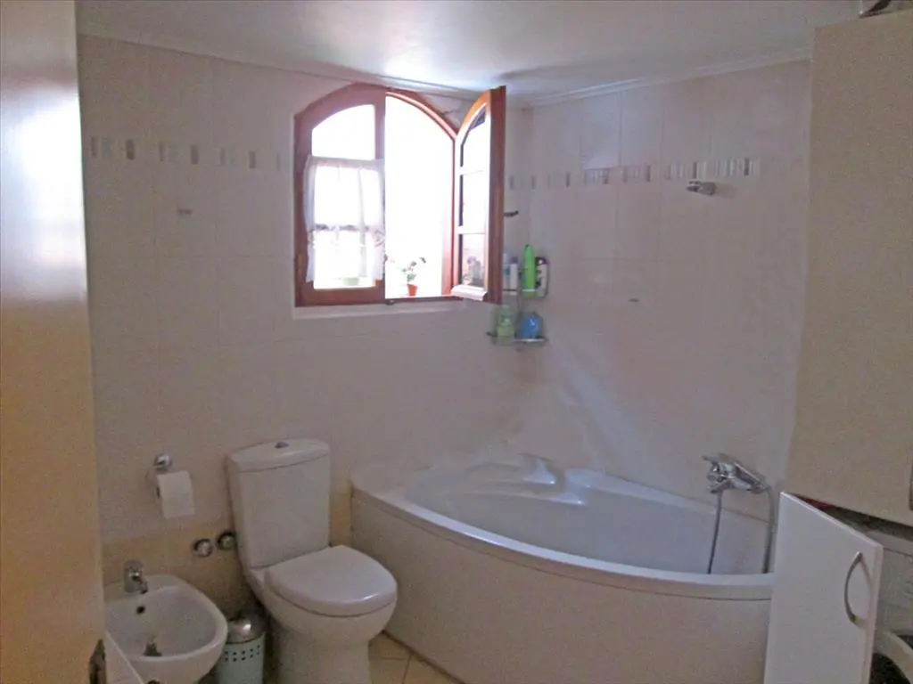 Detached House Of 390 M² In Athens