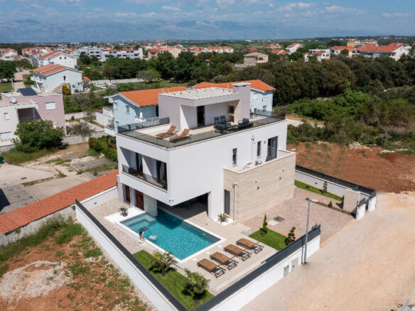Villa Of 225 M² With Sea Proximity In Zadar