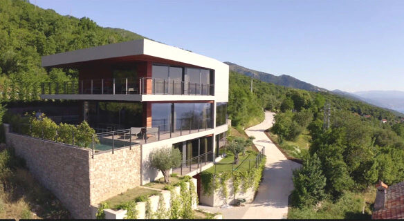 Villa Of 560 M² With Authentic Features In A Unique Location