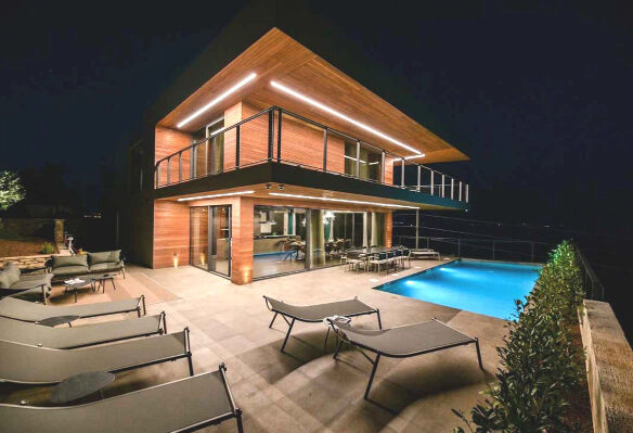 Villa Of 560 M² With Authentic Features In A Unique Location
