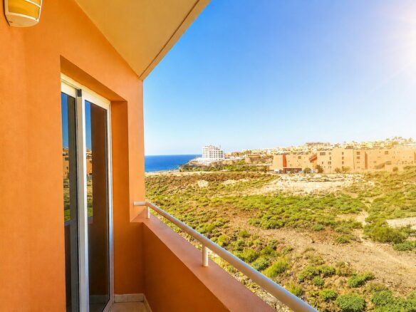 Penthouse With Sea Views In Los Abrigos, Tenerife