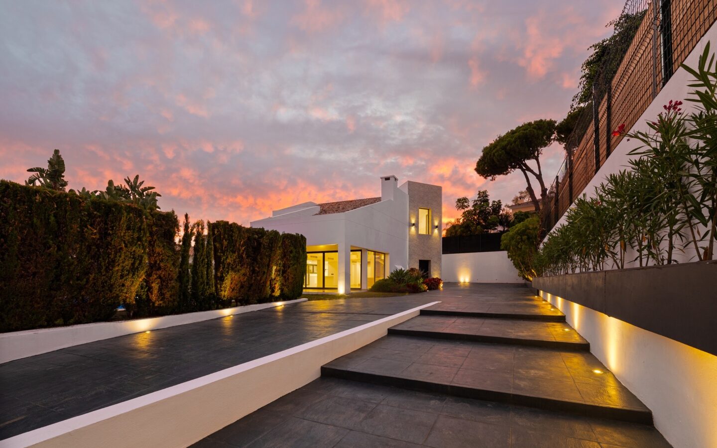 Modern Family Villa In Alta Vista, San Pedro De AlcÁntara